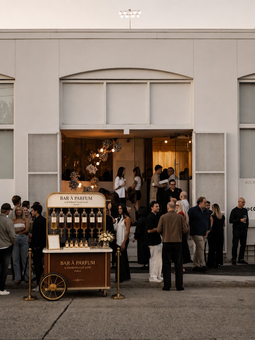 Le bar à parfum lors d'un vernissage