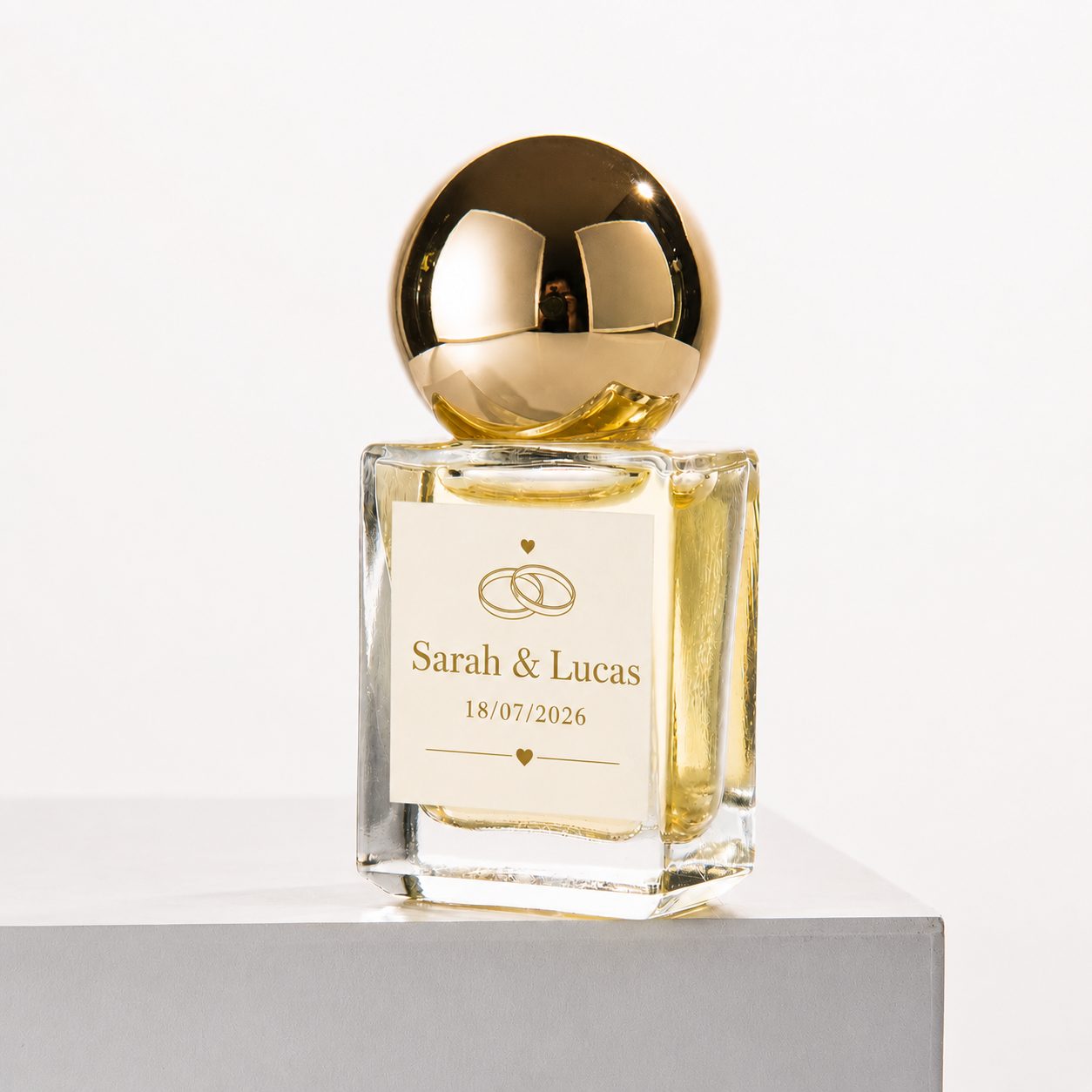 Flacon de parfum personnalisé aux prénoms des mariés et à leur date